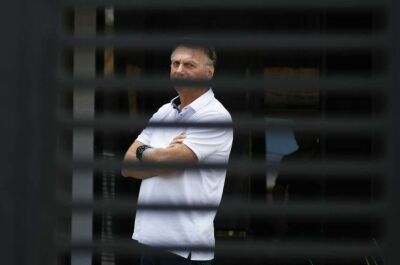 Imagem da notícia STF condena Bolsonaro a 27 anos e 3 meses de prisão por trama golpista, decisão inédita na história do país